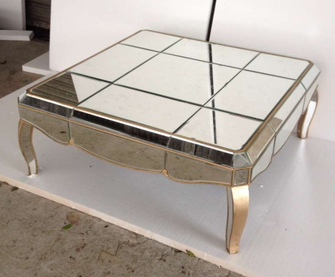 620059 Modern mirrored coffee table